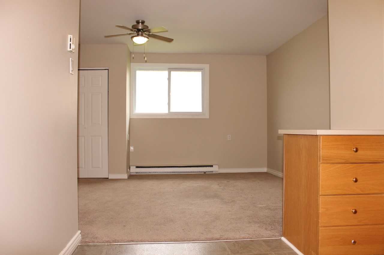 St. George's Court - Photo 4 of 8