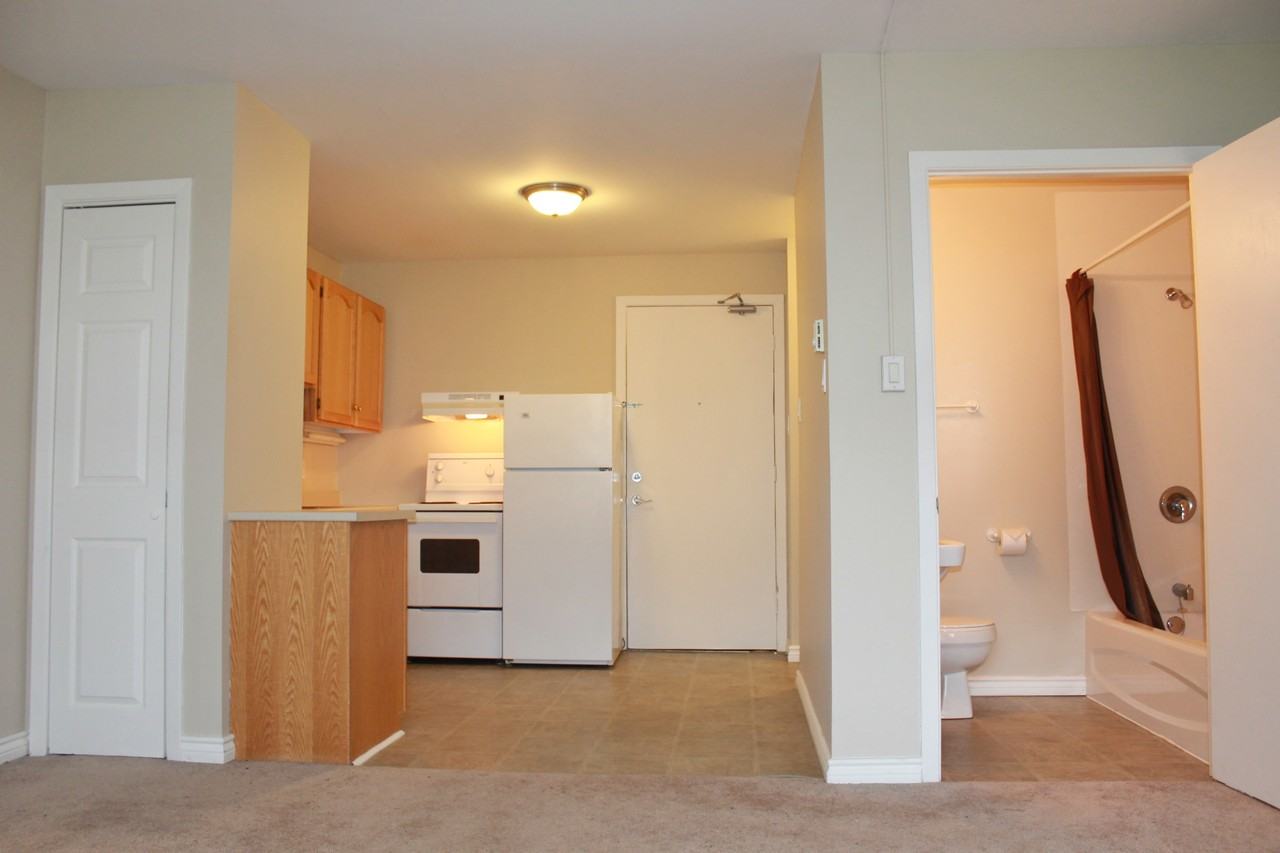 St. George's Court - Photo 6 of 8