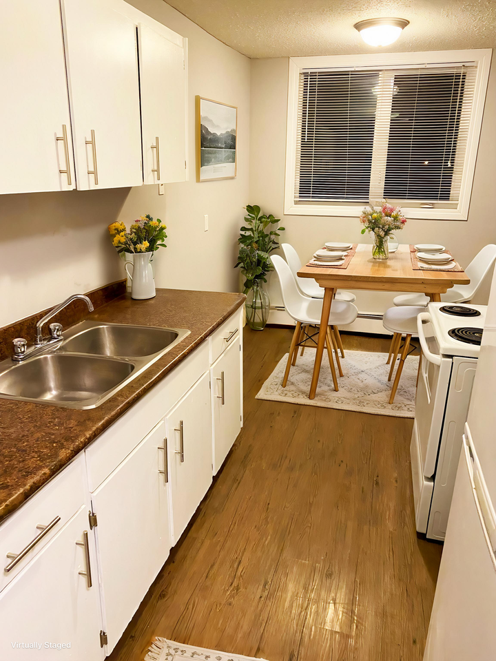 6 Nixon - Photo 3 of 10