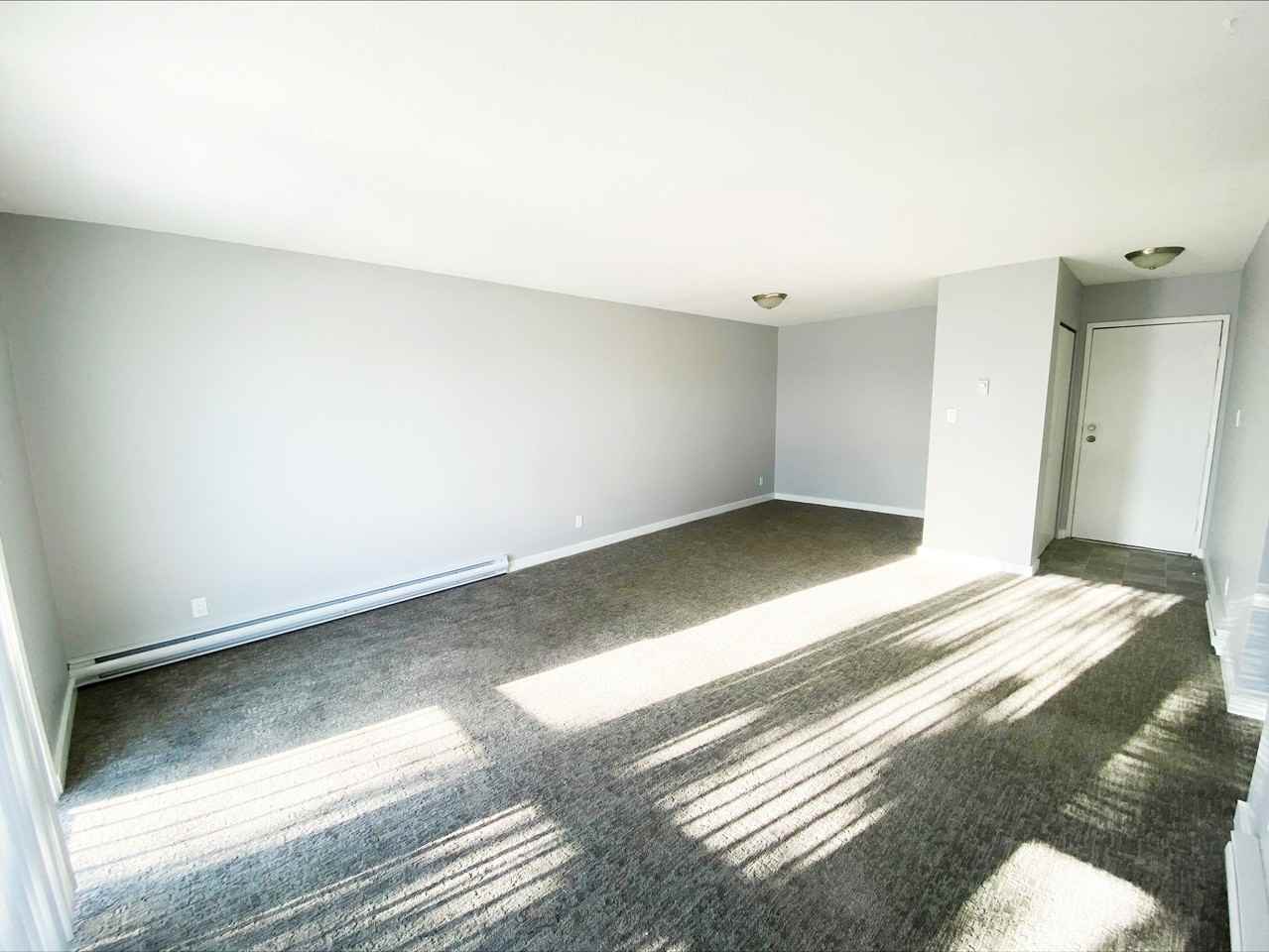 Manor 99 - Photo 5 of 8