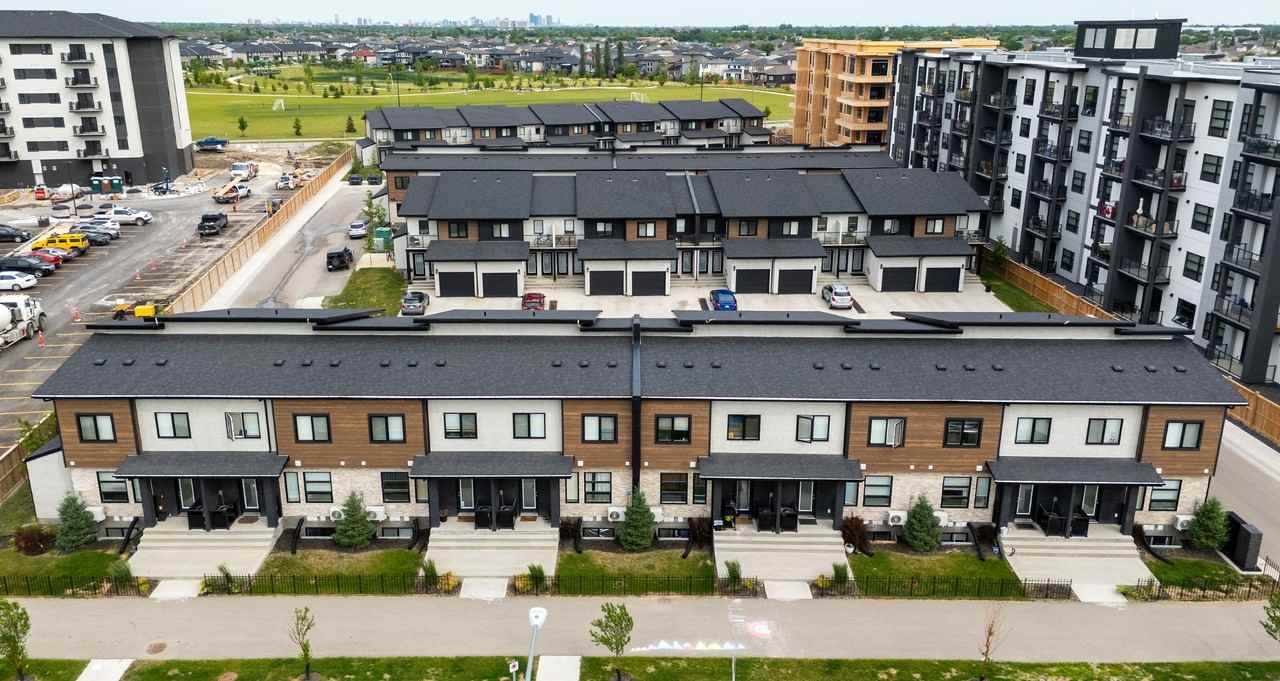 Woodford Townhomes - Photo 3 of 28