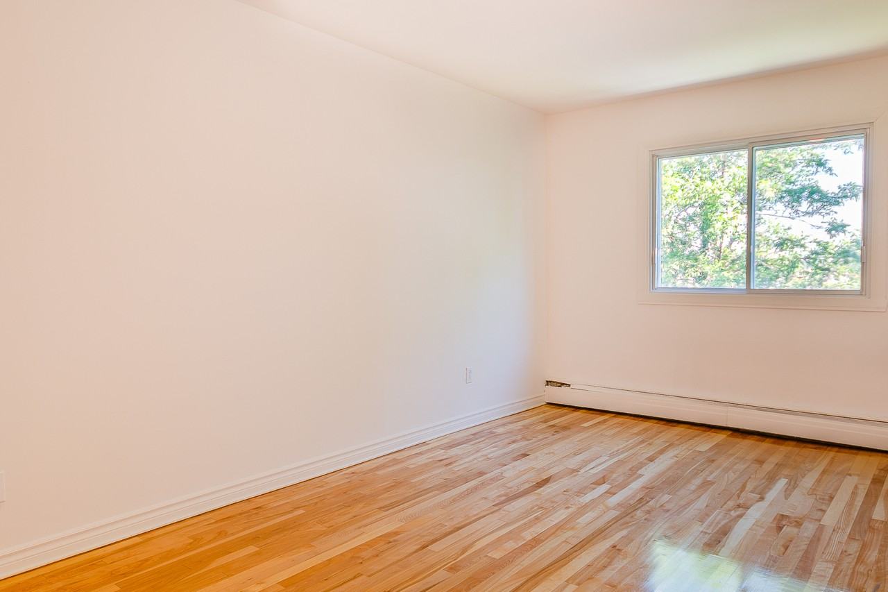 Lakeshore Villa - Photo 4 of 8