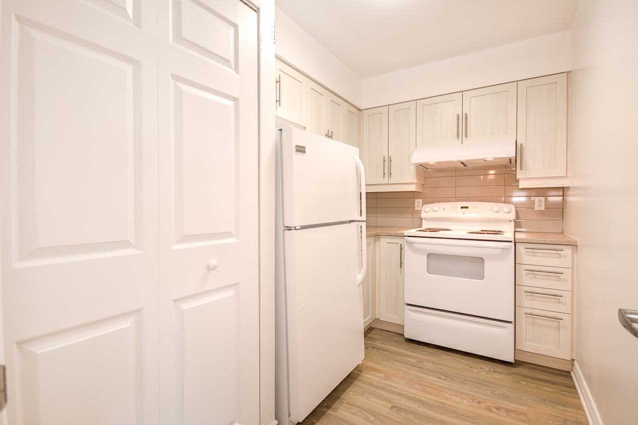 Lakeshore Villa - Photo 7 of 8