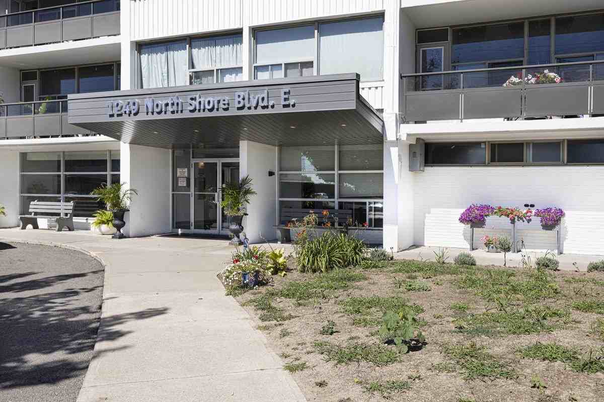 1249 North Shore Boulevard, East - Photo 2 of 40