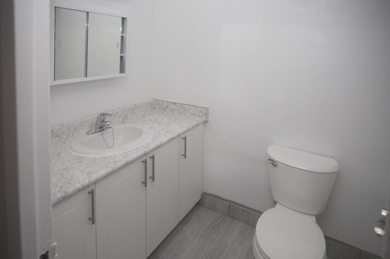 200 Gateway Blvd - Photo 6 of 24