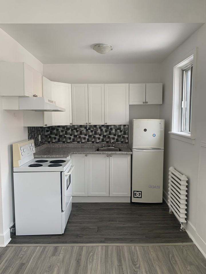 301 Wilbrod St - Photo 5 of 8