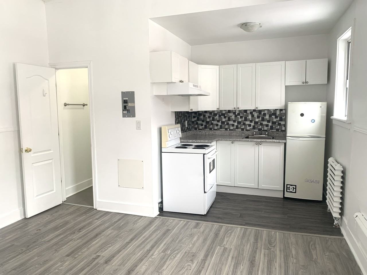 301 Wilbrod St - Photo 6 of 8