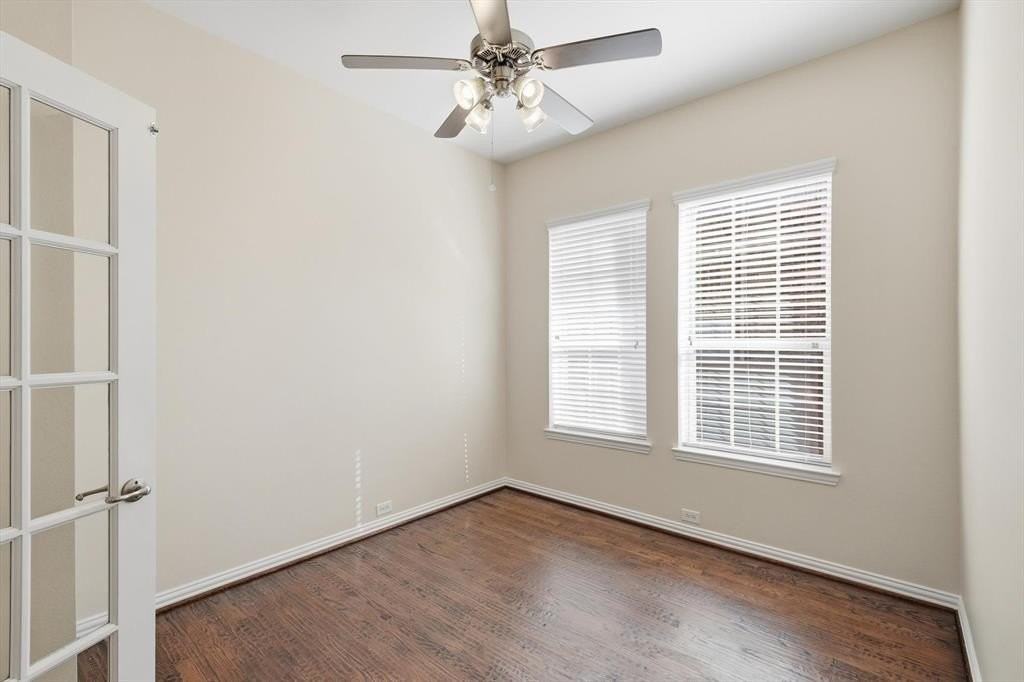 304 Sir Brine Dr - Photo 6 of 38