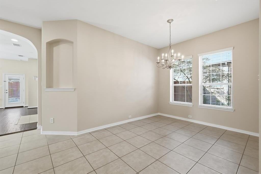 304 Sir Brine Dr - Photo 7 of 38