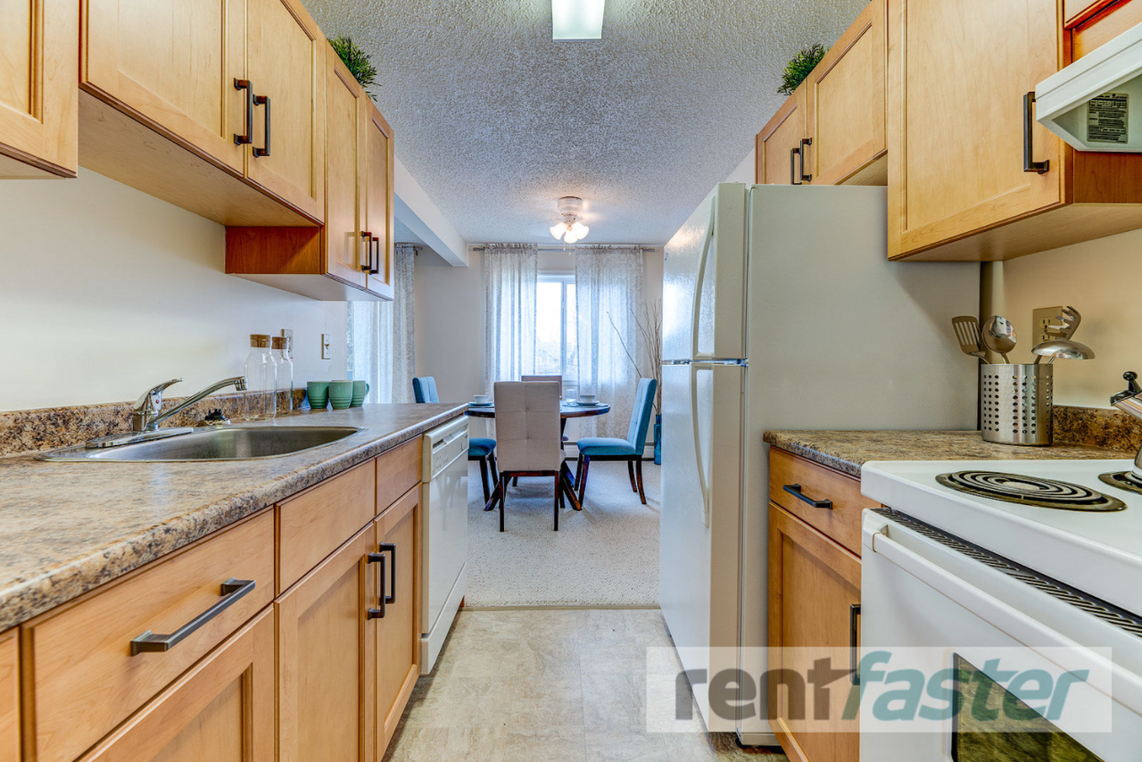 Parklane Apartments - Photo 5 of 50