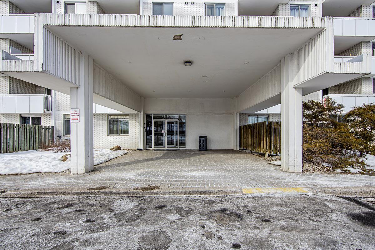 292 Oakdale Avenue - Photo 7 of 24