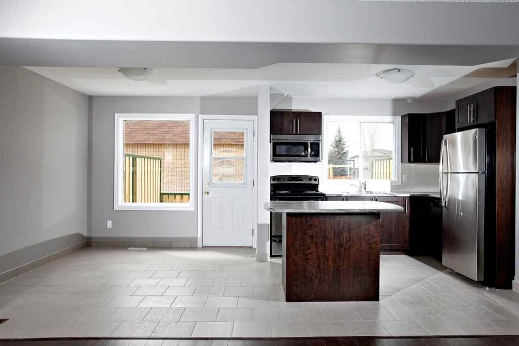 1717 Lansing Avenue - Photo 3 of 17