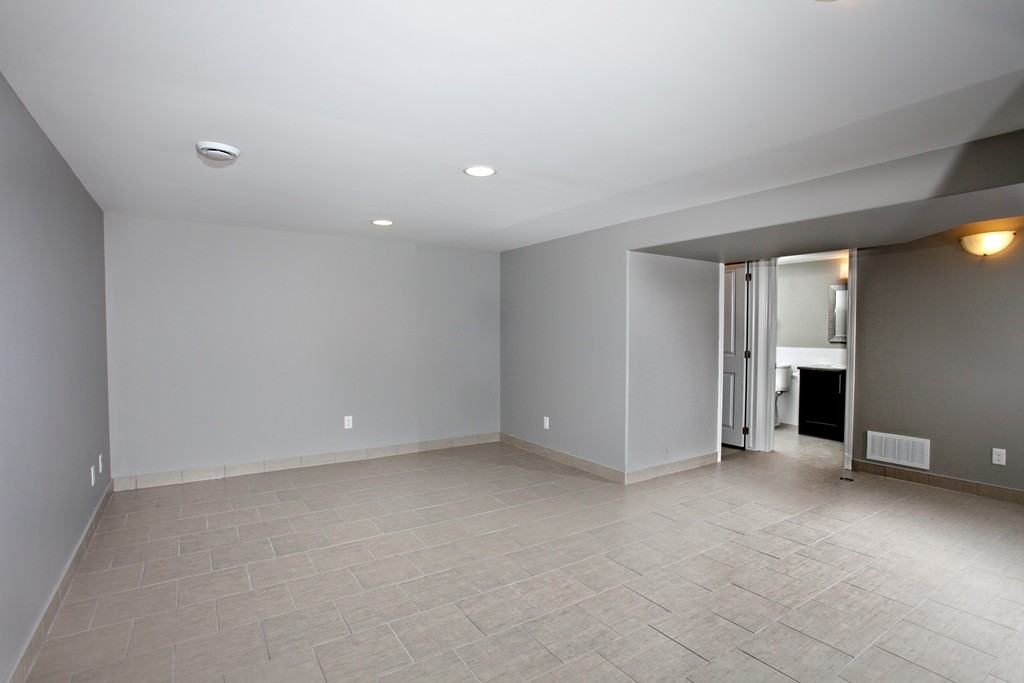 1717 Lansing Avenue - Photo 4 of 17