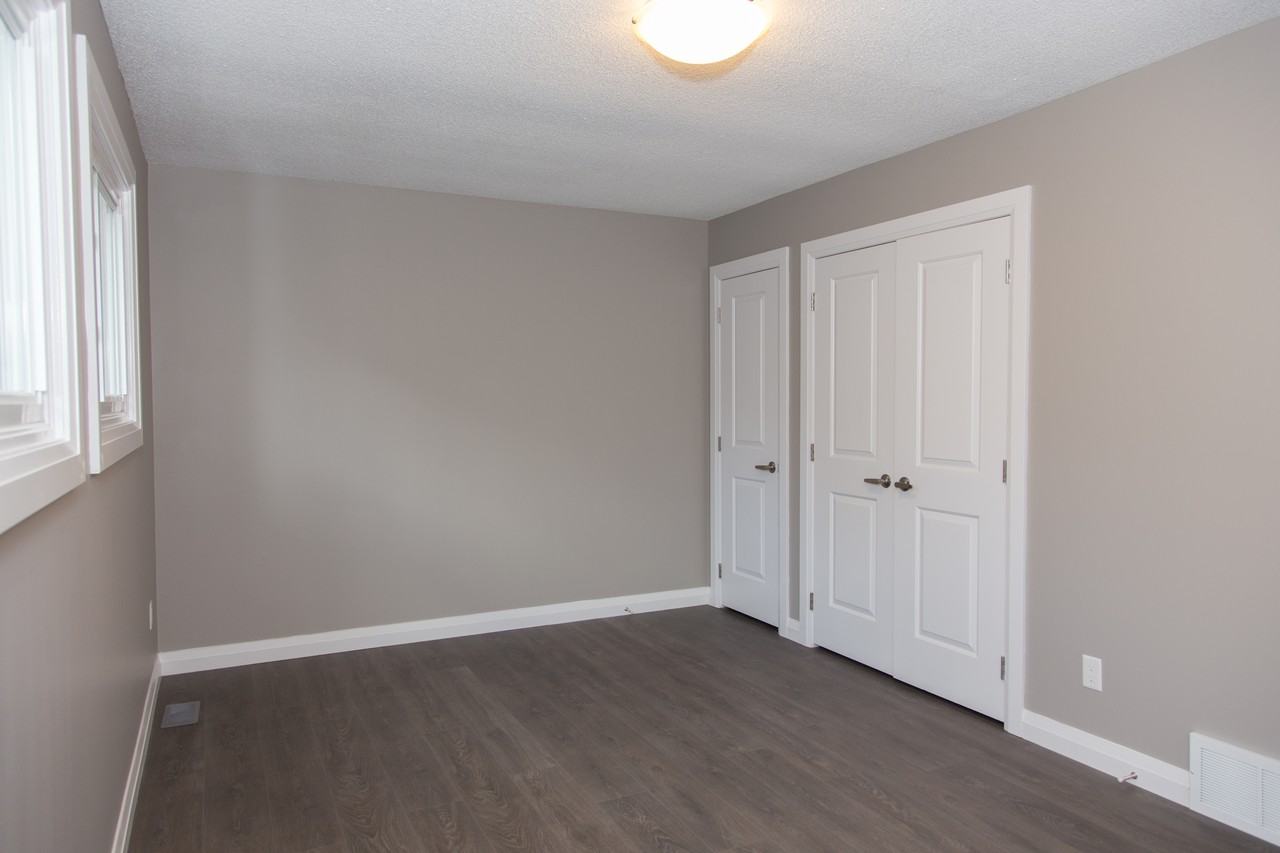 1717 Lansing Avenue - Photo 6 of 17