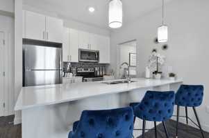 featured image of 2370 Pacific Way