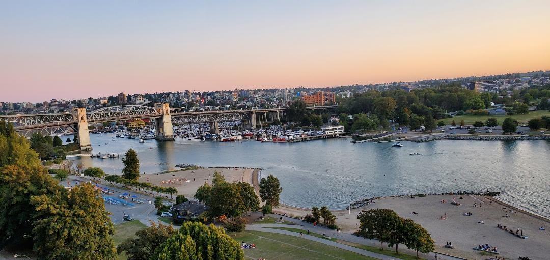 Penthouse Towers - Photo 4 of 14