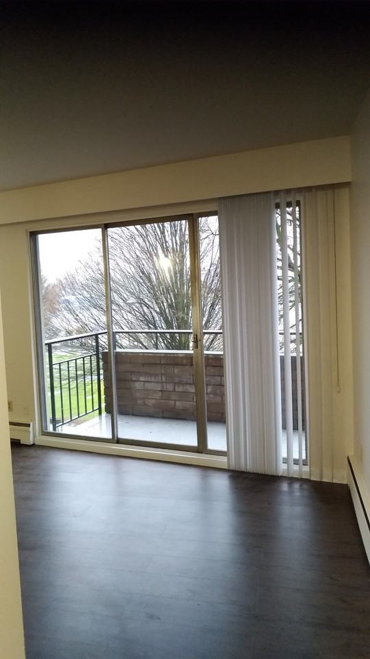 Penthouse Towers - Photo 7 of 14