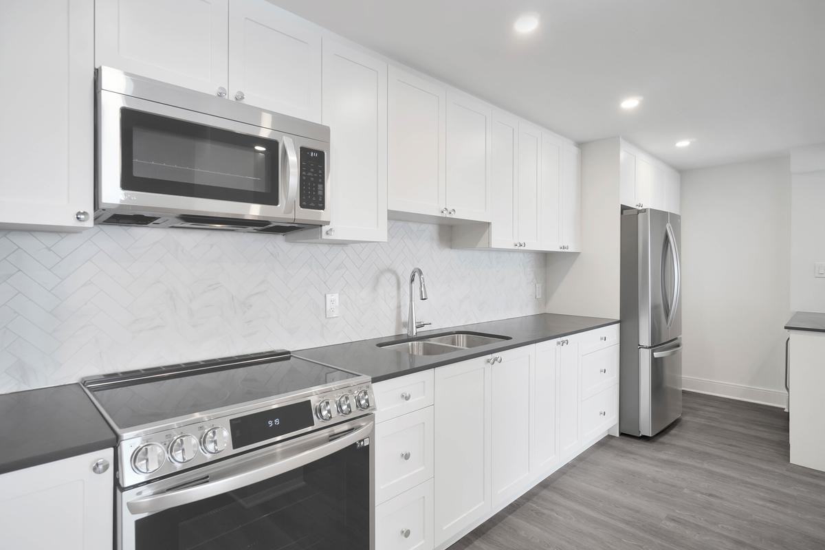 2222 Bellevue Avenue - Photo 3 of 19