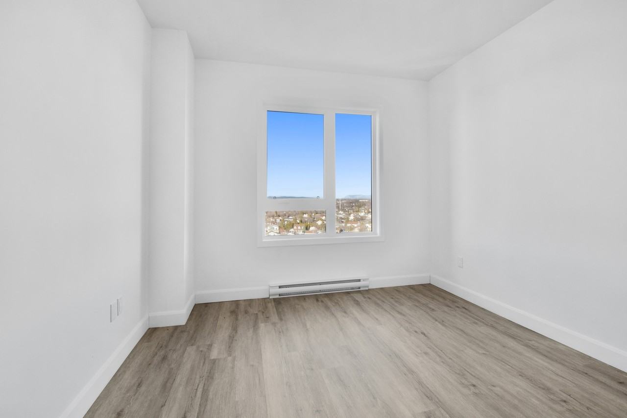 Habitation St-Laurent 2 - Photo 7 of 50