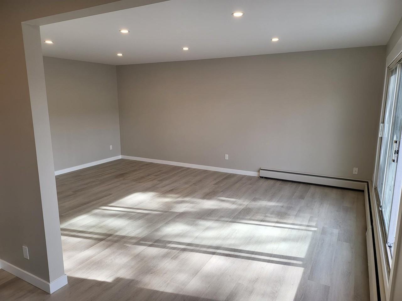 11919-104 St - Photo 4 of 5