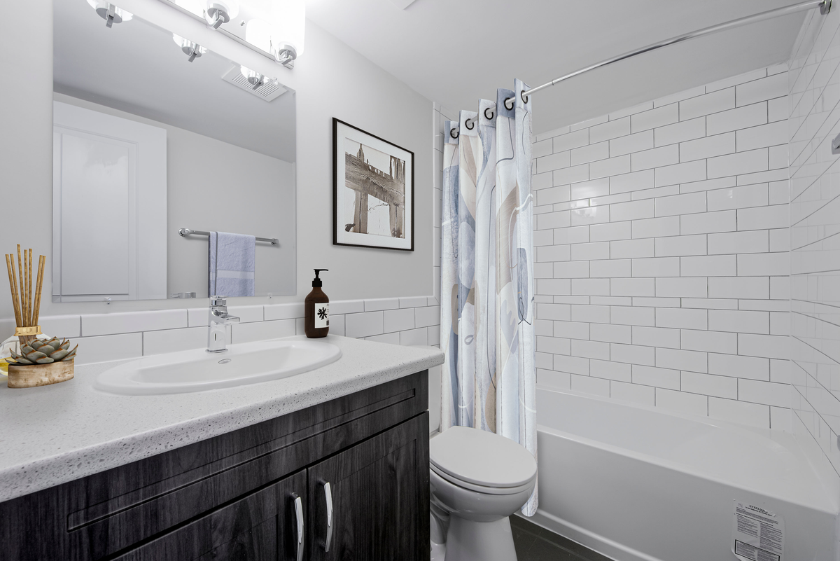 59 Concession St - Photo 7 of 30