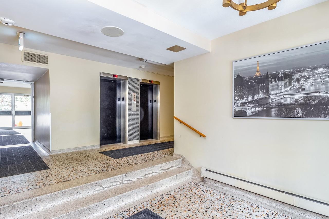 2095 Prospect St - Photo 3 of 28