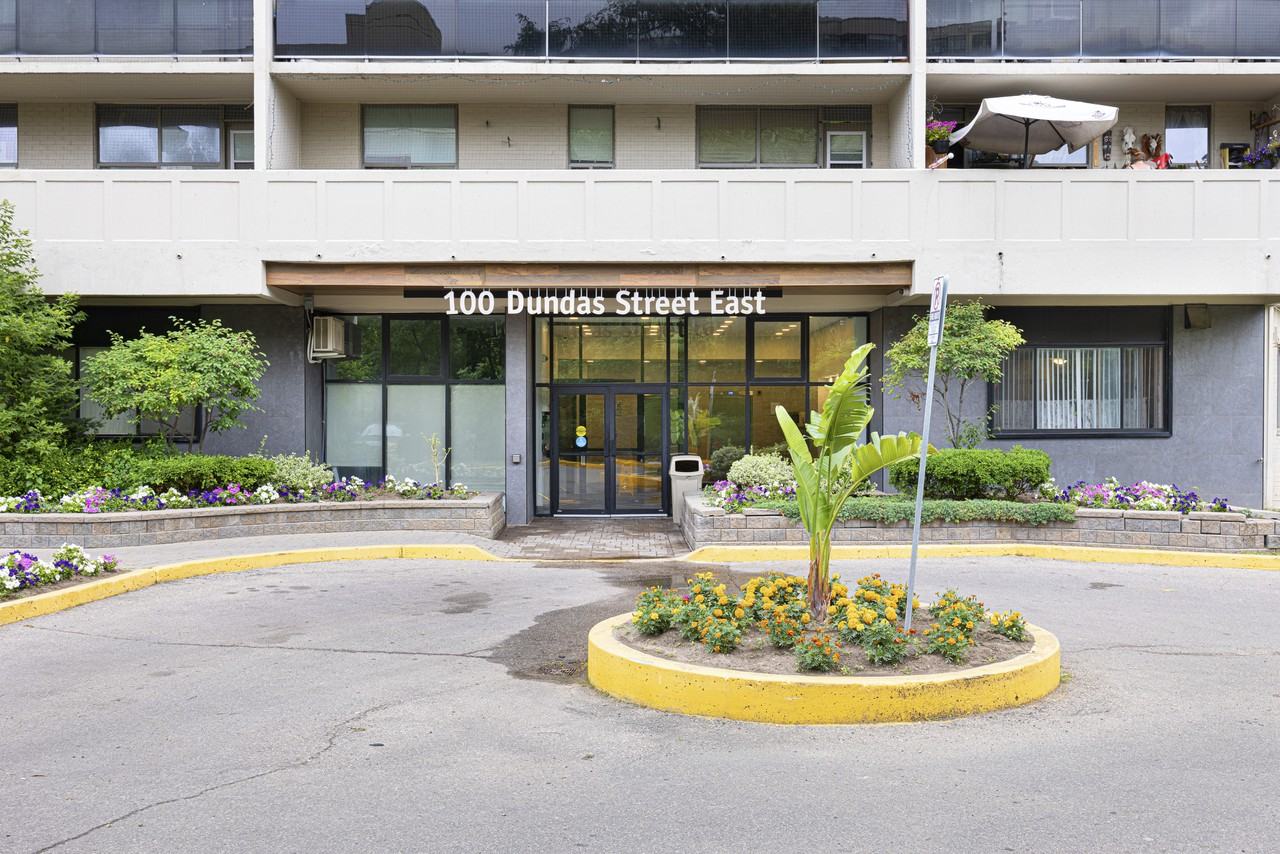 100 Dundas St E - Photo 6 of 50