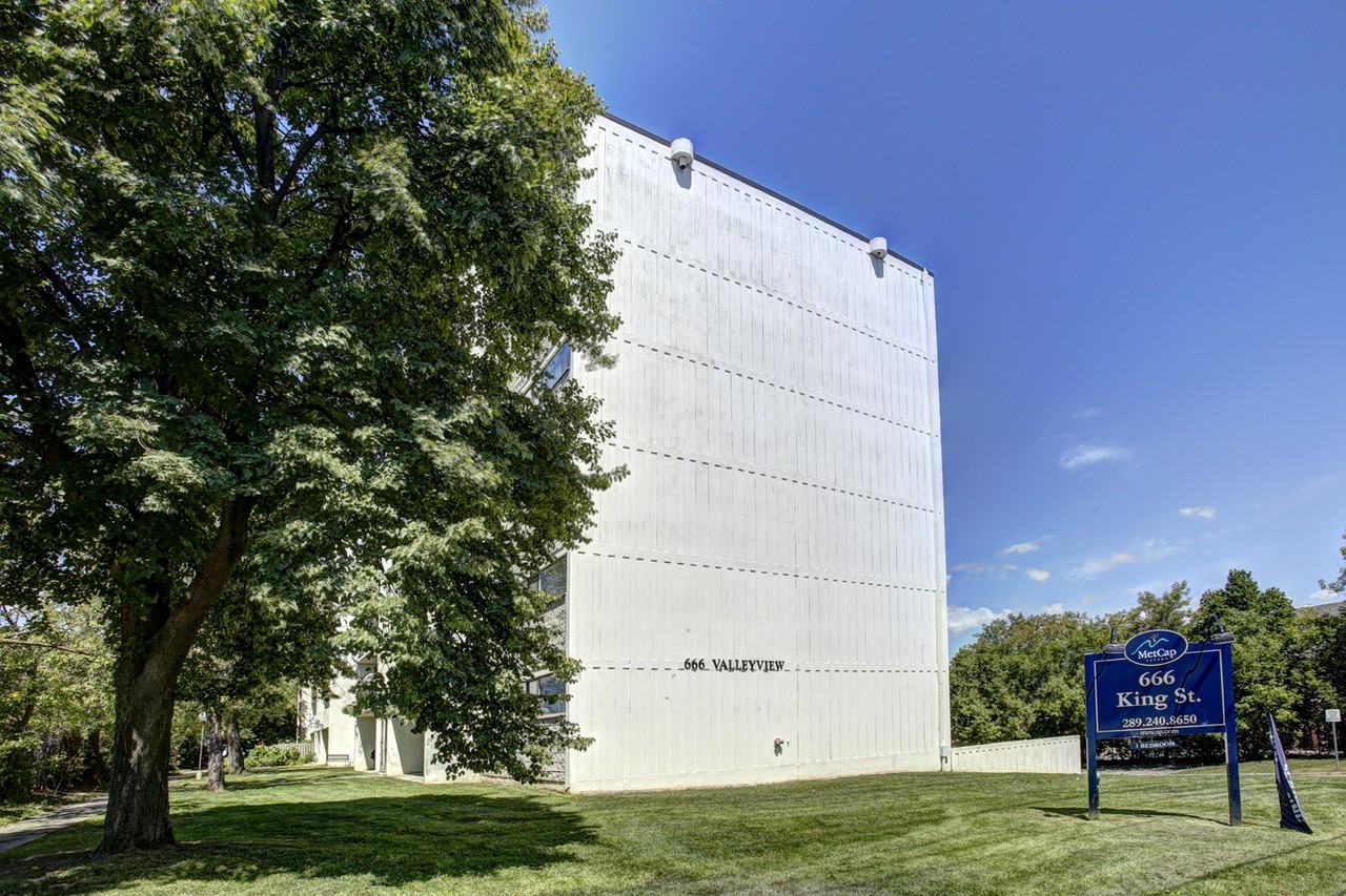 666 King Street, East - Photo 7 of 23