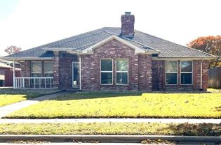 906 Moore St - Photo 1 of 1