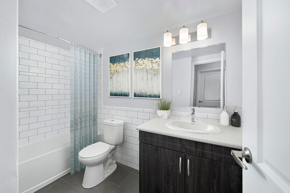 285 Erb St. W - Photo 4 of 8