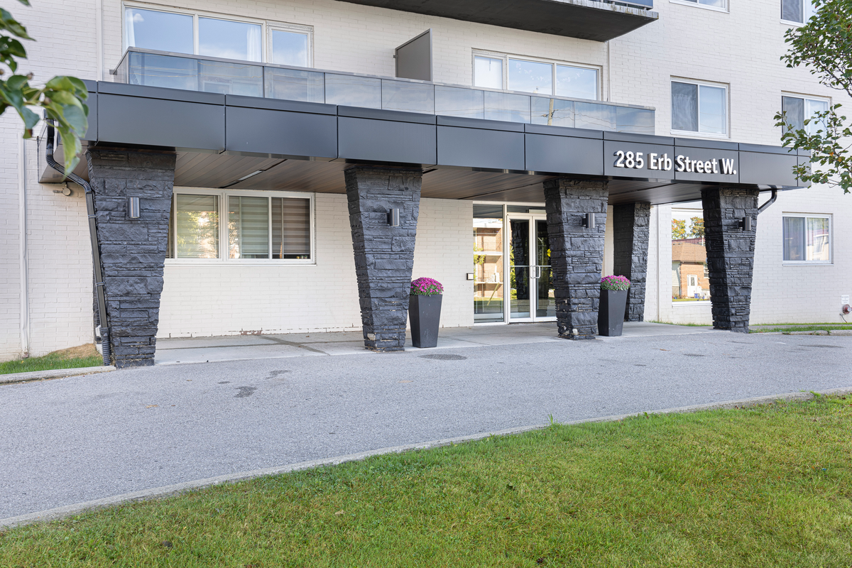 285 Erb St. W - Photo 6 of 8