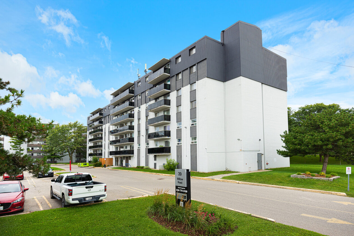 39 Willow Rd - Photo 4 of 35