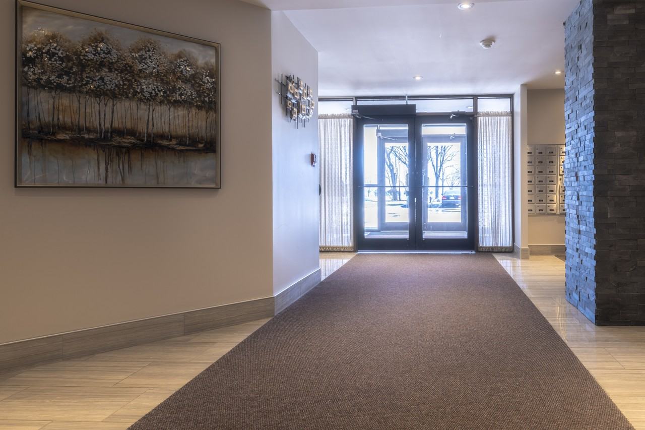 Lonsdale Apartments - Photo 3 of 5