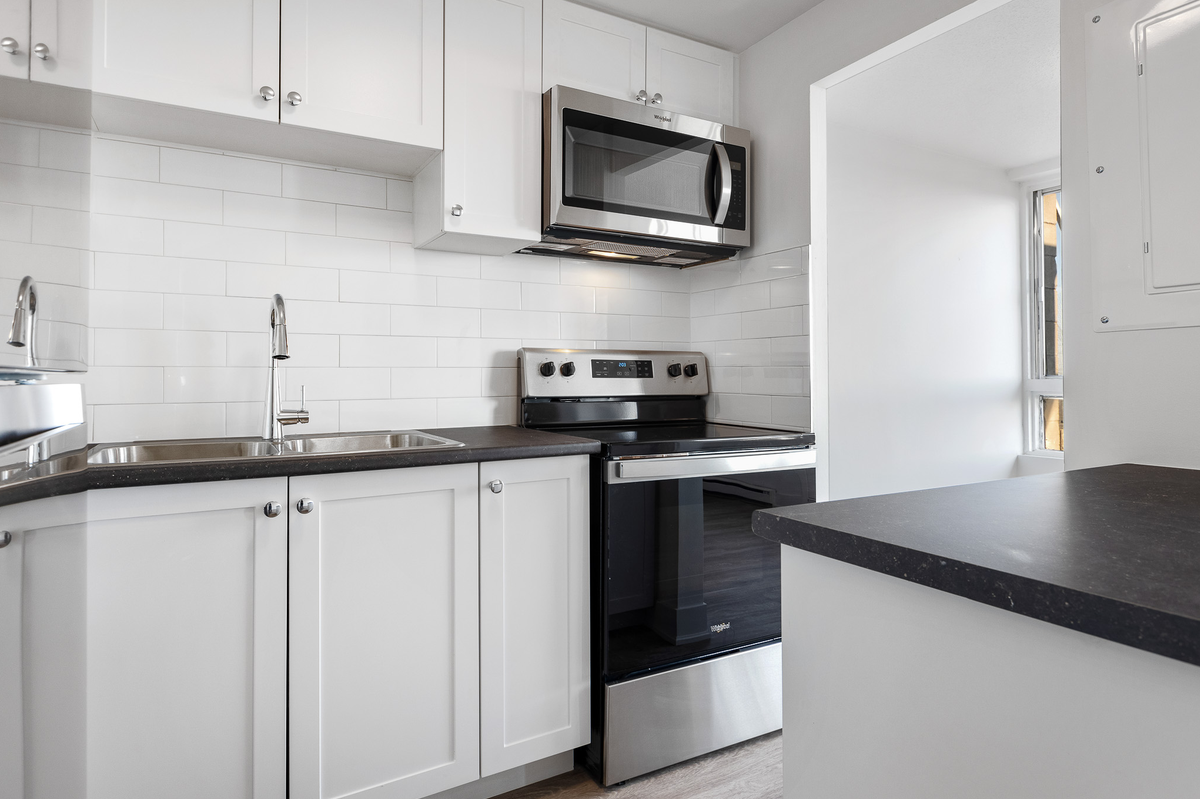 2969 Fairlea Crescent - Photo 7 of 18