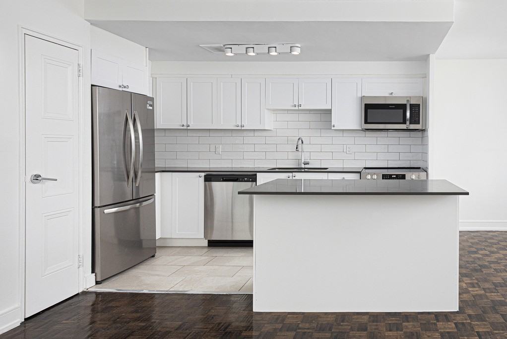 105 Isabella Street - Photo 3 of 13