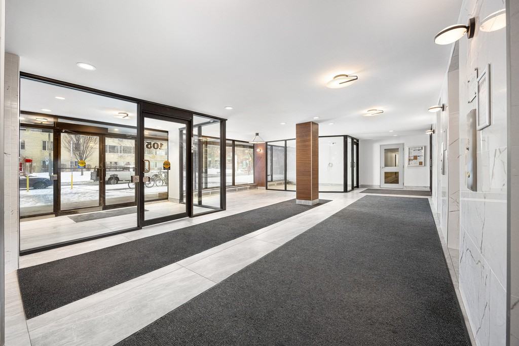 105 Isabella Street - Photo 4 of 13