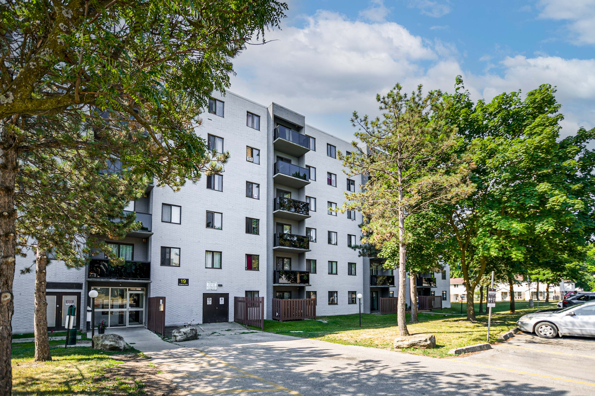 19 & 21 Dalegrove Dr. - Photo 7 of 10