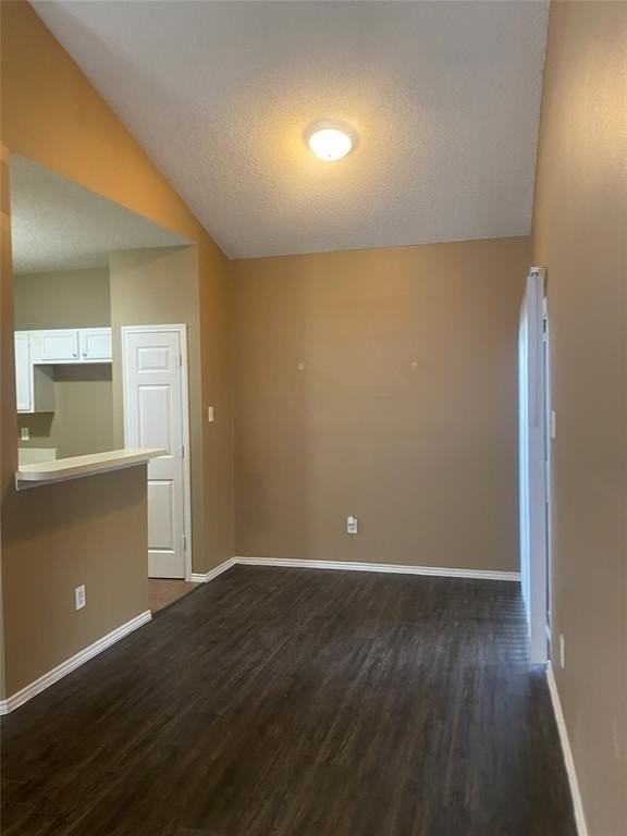 1133 Southpointe Dr - Photo 6 of 20