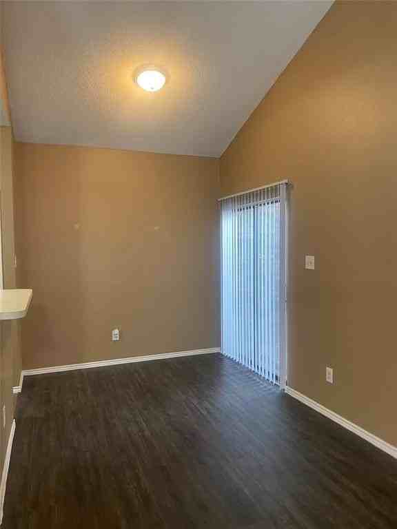 1133 Southpointe Dr - Photo 7 of 20