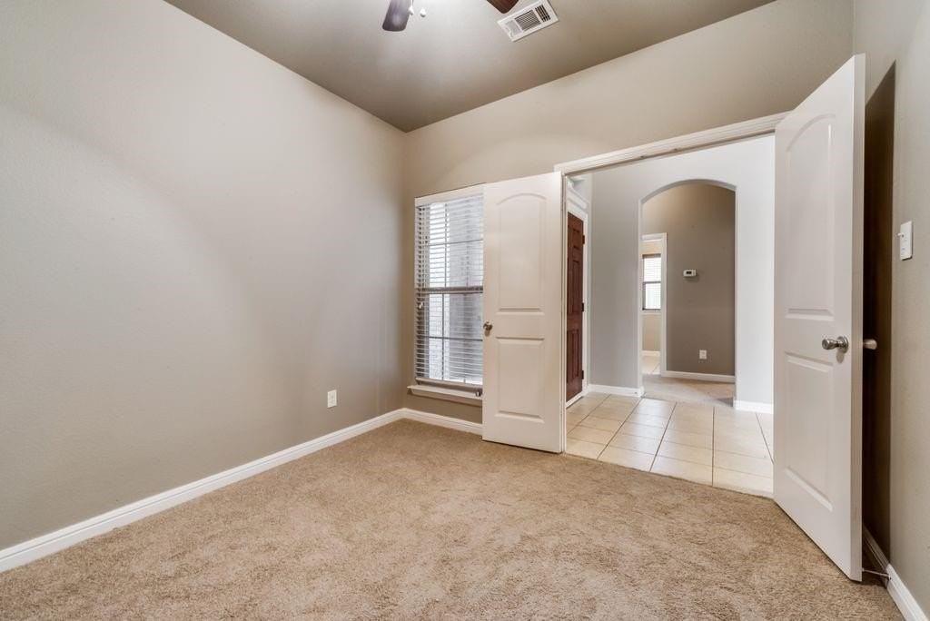 409 Braewick Dr - Photo 5 of 21