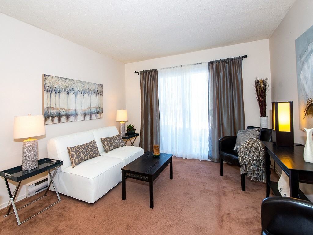 Bayridge Court Apartments - Photo 5 of 6