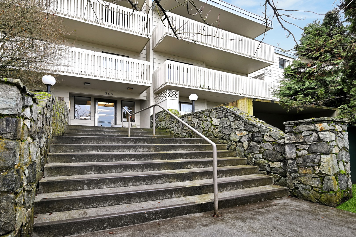 Ellery Manor Apartments - Photo 3 of 20