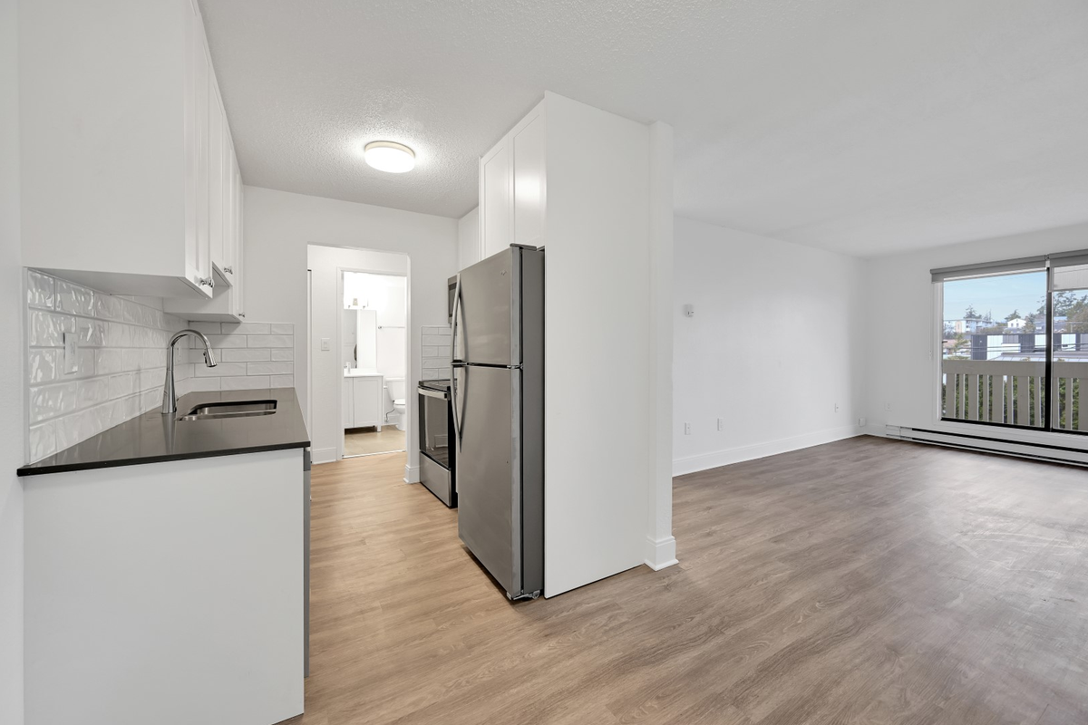 Ellery Manor Apartments - Photo 4 of 20