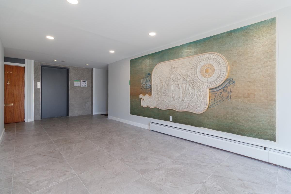 Royal Reef Apartments - Photo 3 of 19