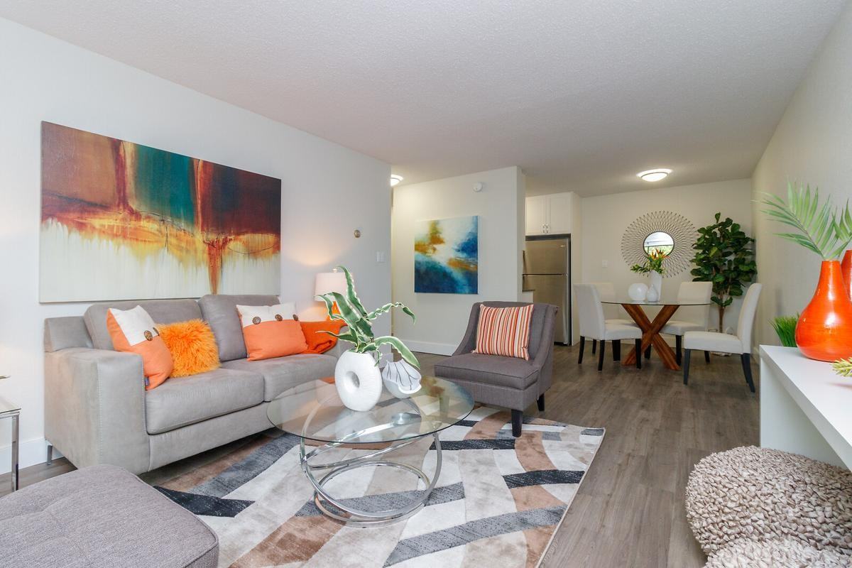 984 McKenzie Apartments - Photo 4 of 31