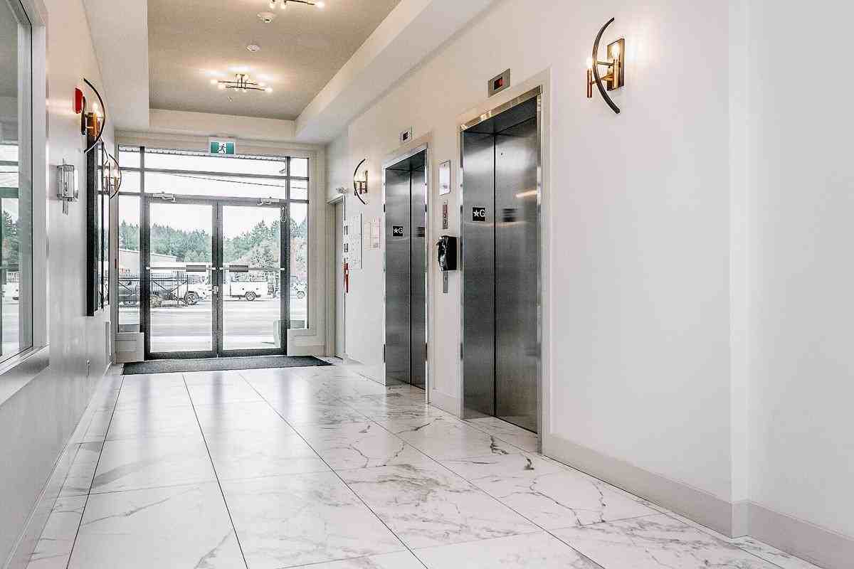 The Star on Goldstream - Photo 4 of 48