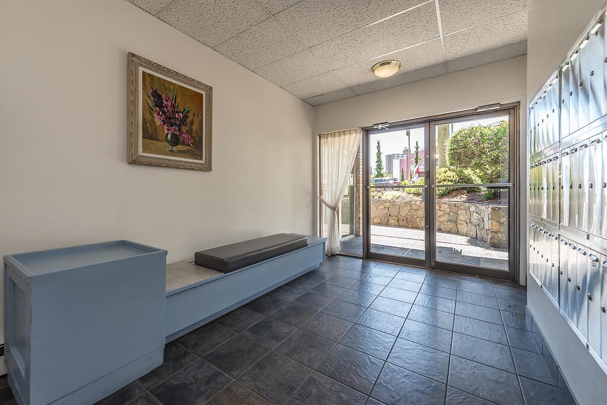 Pembroke Place Apartments - Photo 3 of 11