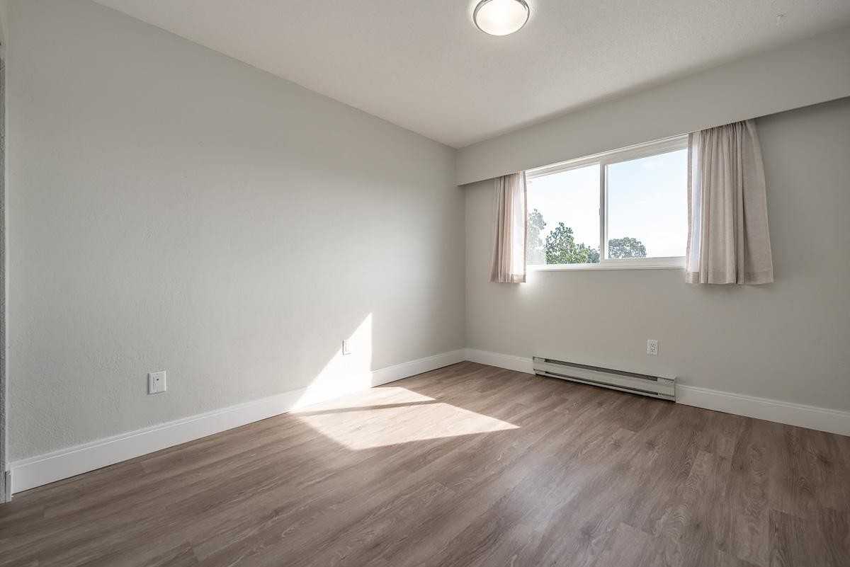 Chamberlain Walk Apartments - Photo 3 of 10