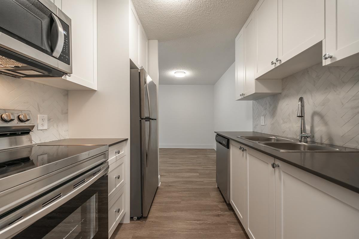 Sunnylane Apartments - Photo 4 of 13