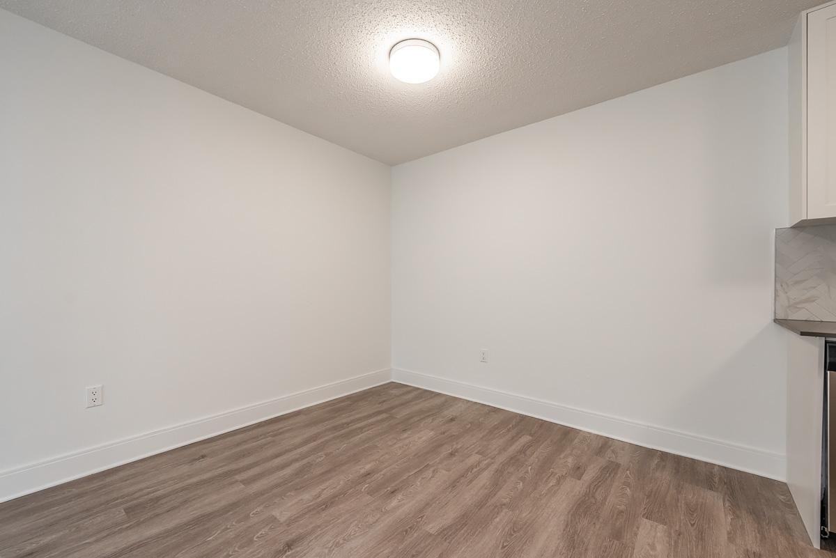 Sunnylane Apartments - Photo 6 of 13